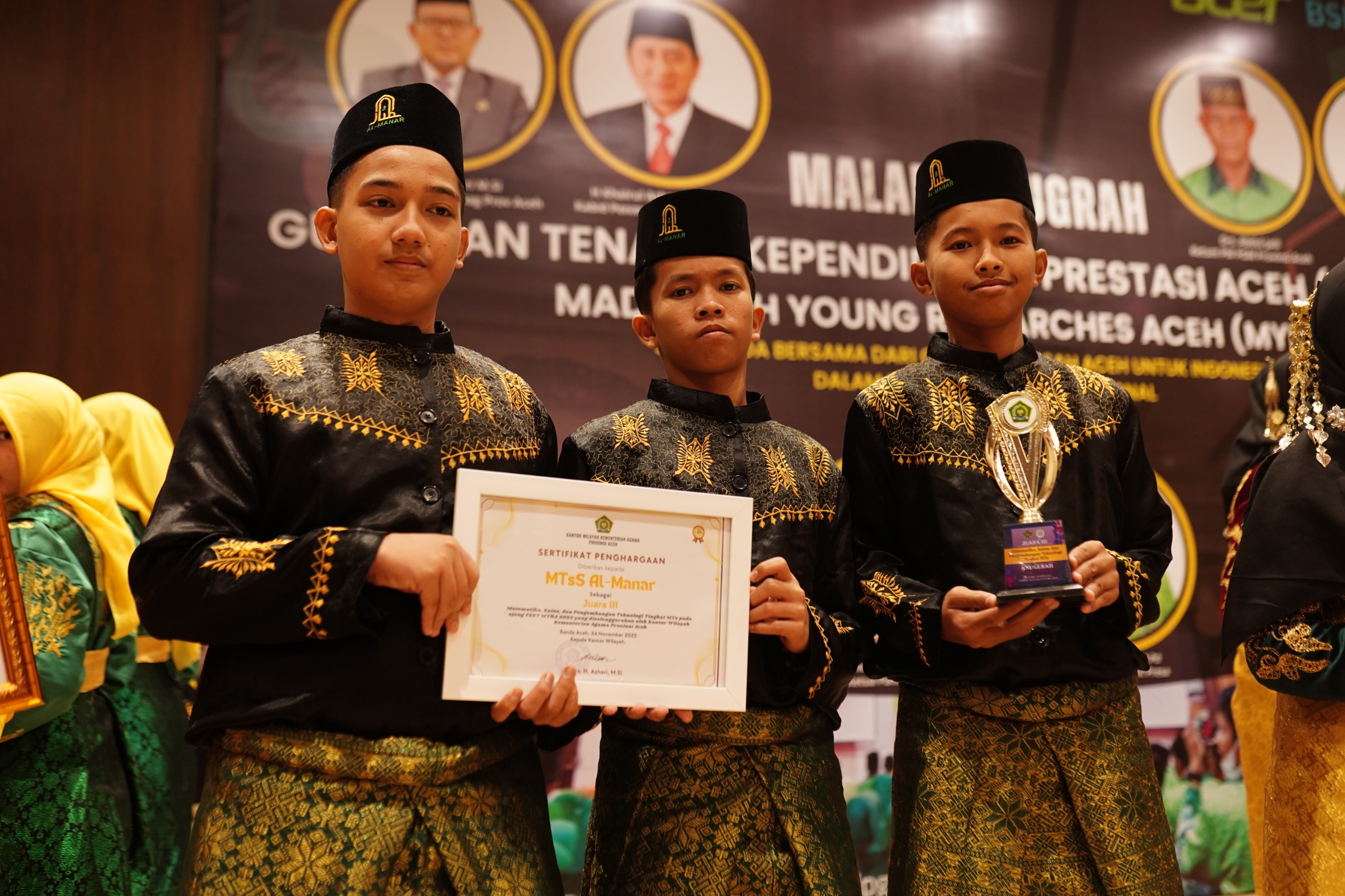 Perdana, Satu Tim Riset MTsS Al-Manar Raih Juara dalam Ajang Penelitian MYRA 2025