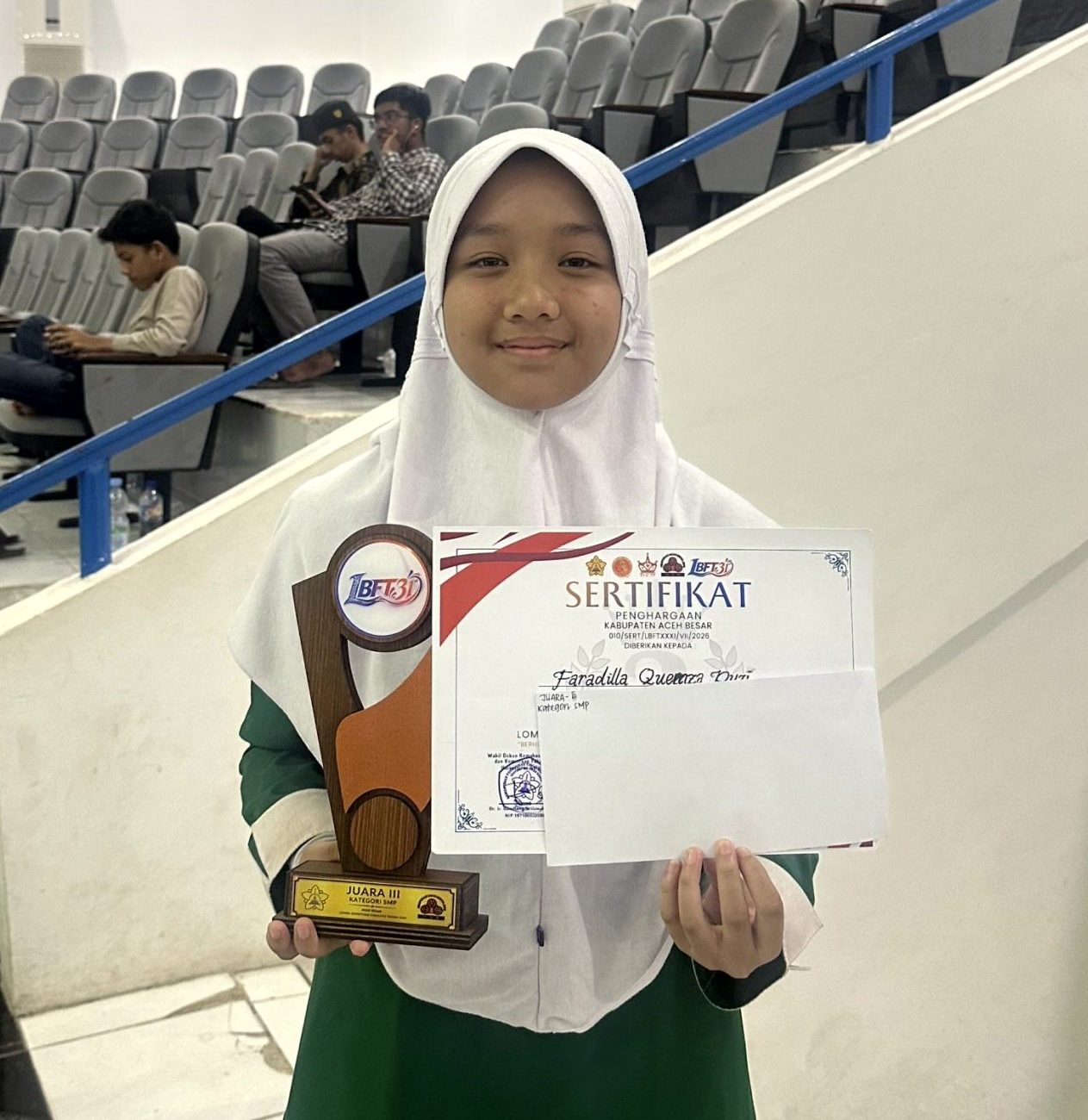 Faradilla Queenza Puji ; Siswi MTsS Al-Manar Raih Juara III Lomba Berhitung Fakultas Teknik ke-31 USK
